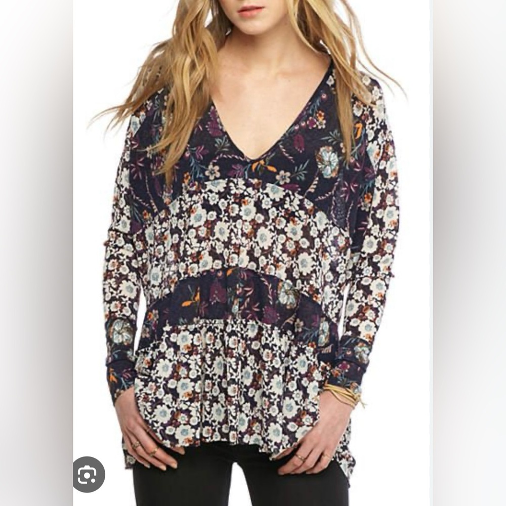 ❗️SOLD❗️
Free People Isabella Floral Tunic